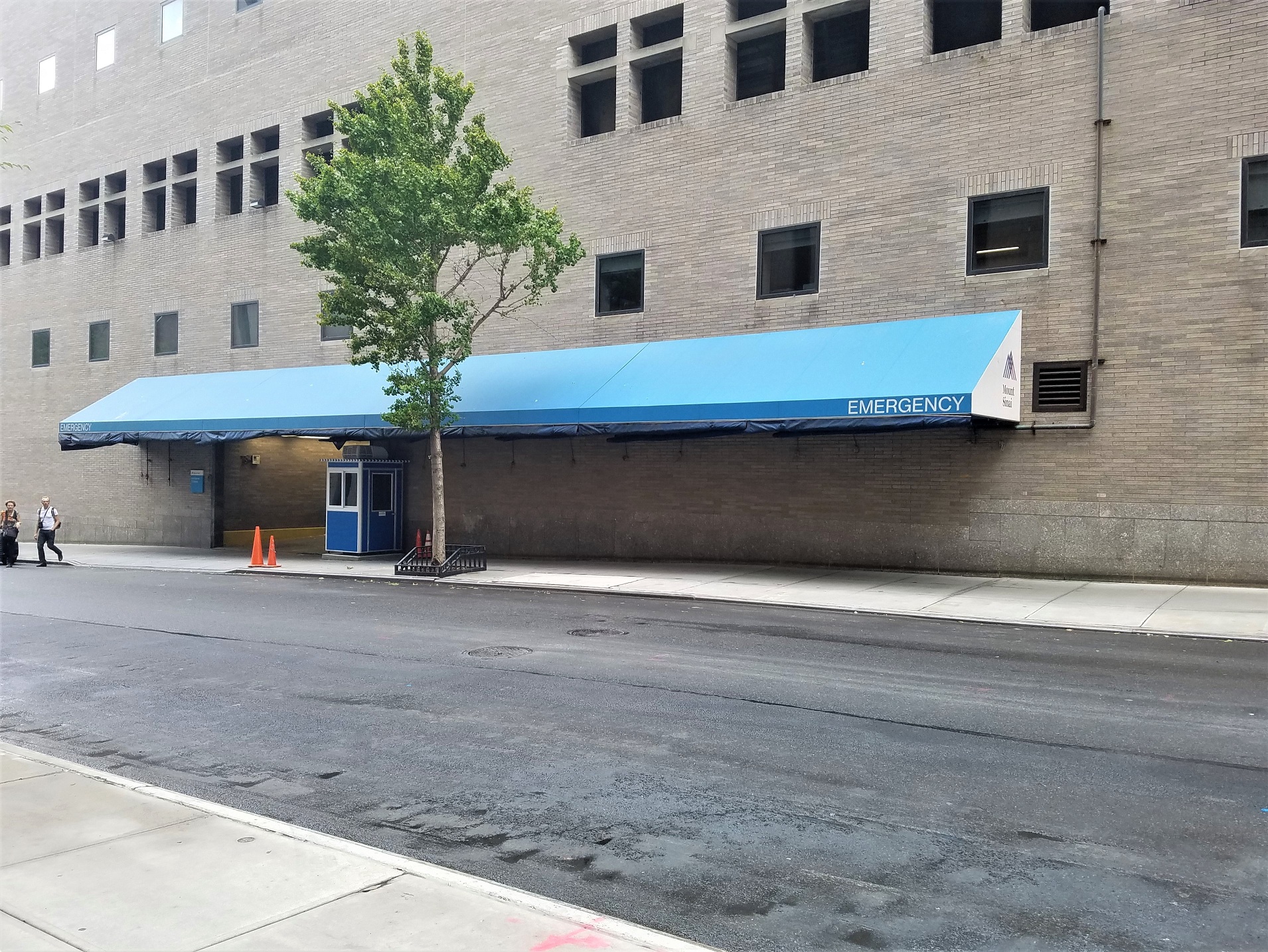 Guardian booth outside emergency terminal of Mount Sinai Hospital