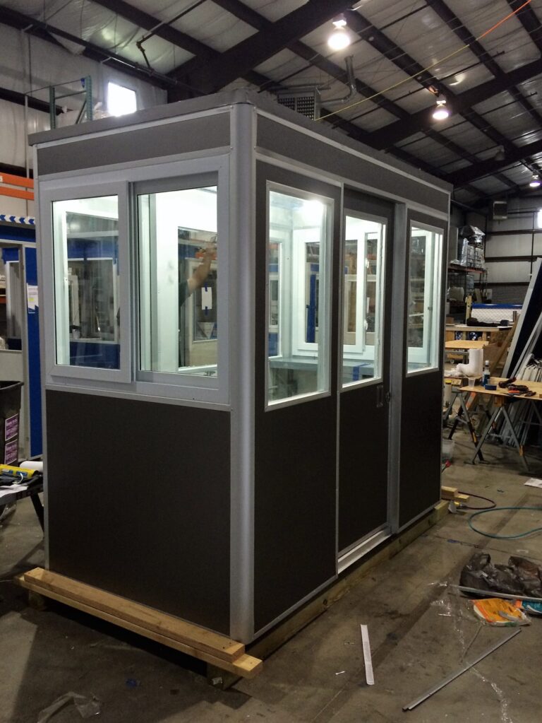4x8 Booth in Dallas, TX with Custom Exterior Color, Sliding Windows, and Sliding Door