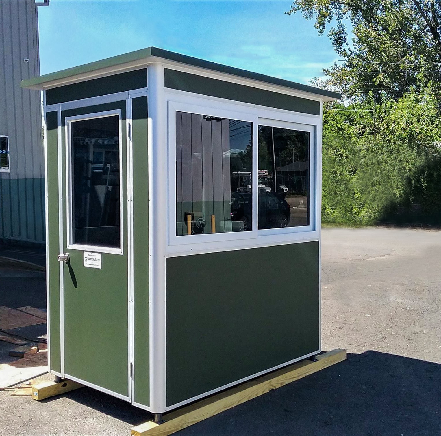 4x6 army green security booth for a local government facility