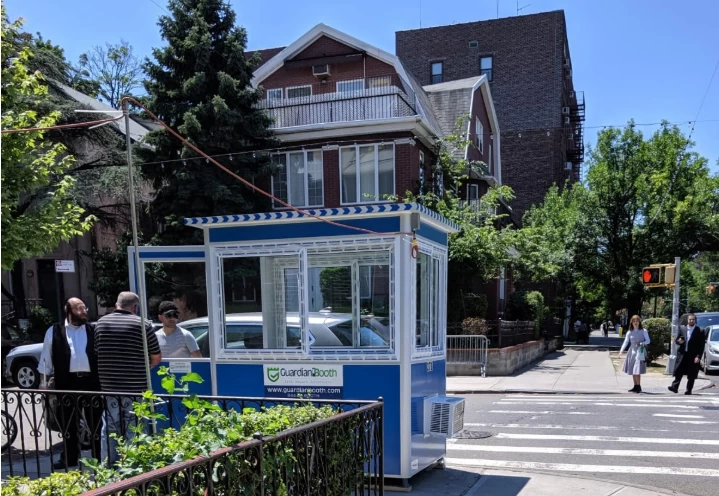 Guardian Booth’s guard booth at a Rabbi’s home