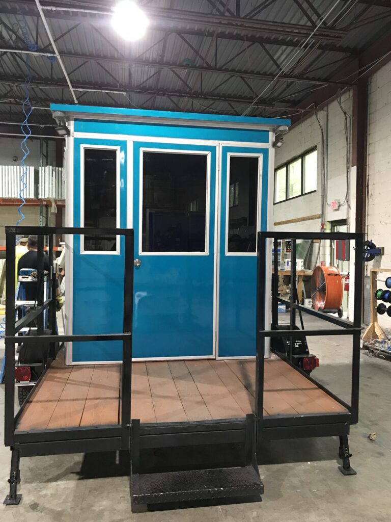 Trailer-mounted Guardian booth prefab booth for construction sites