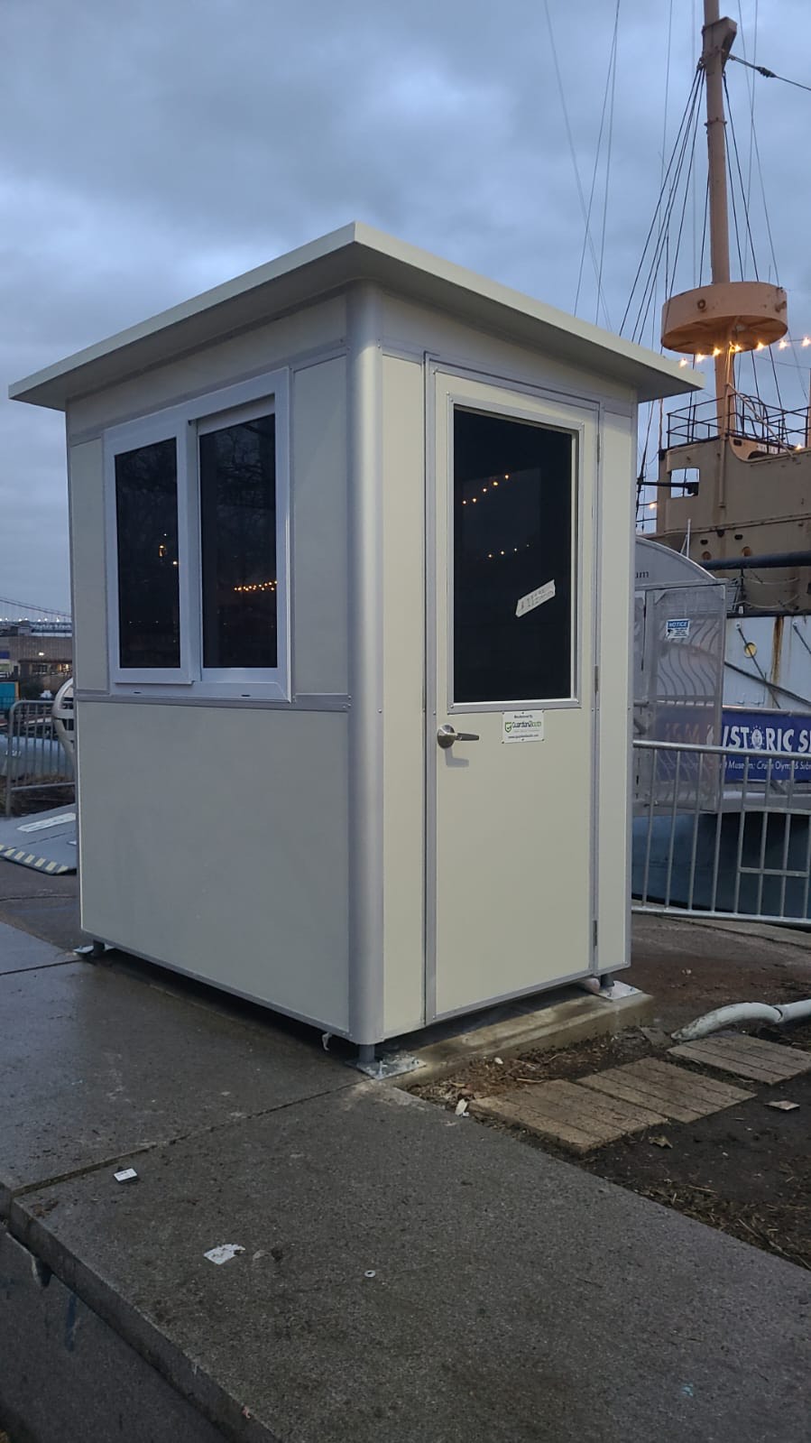 portable guard booth for shipping port